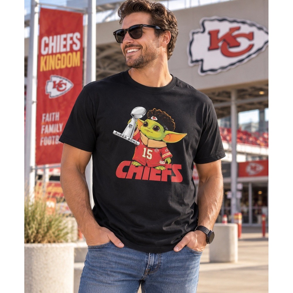 Kansas City Chiefs Grogu Mahomes #15 Super Bowl Graphic T Shirt Mens Large Black